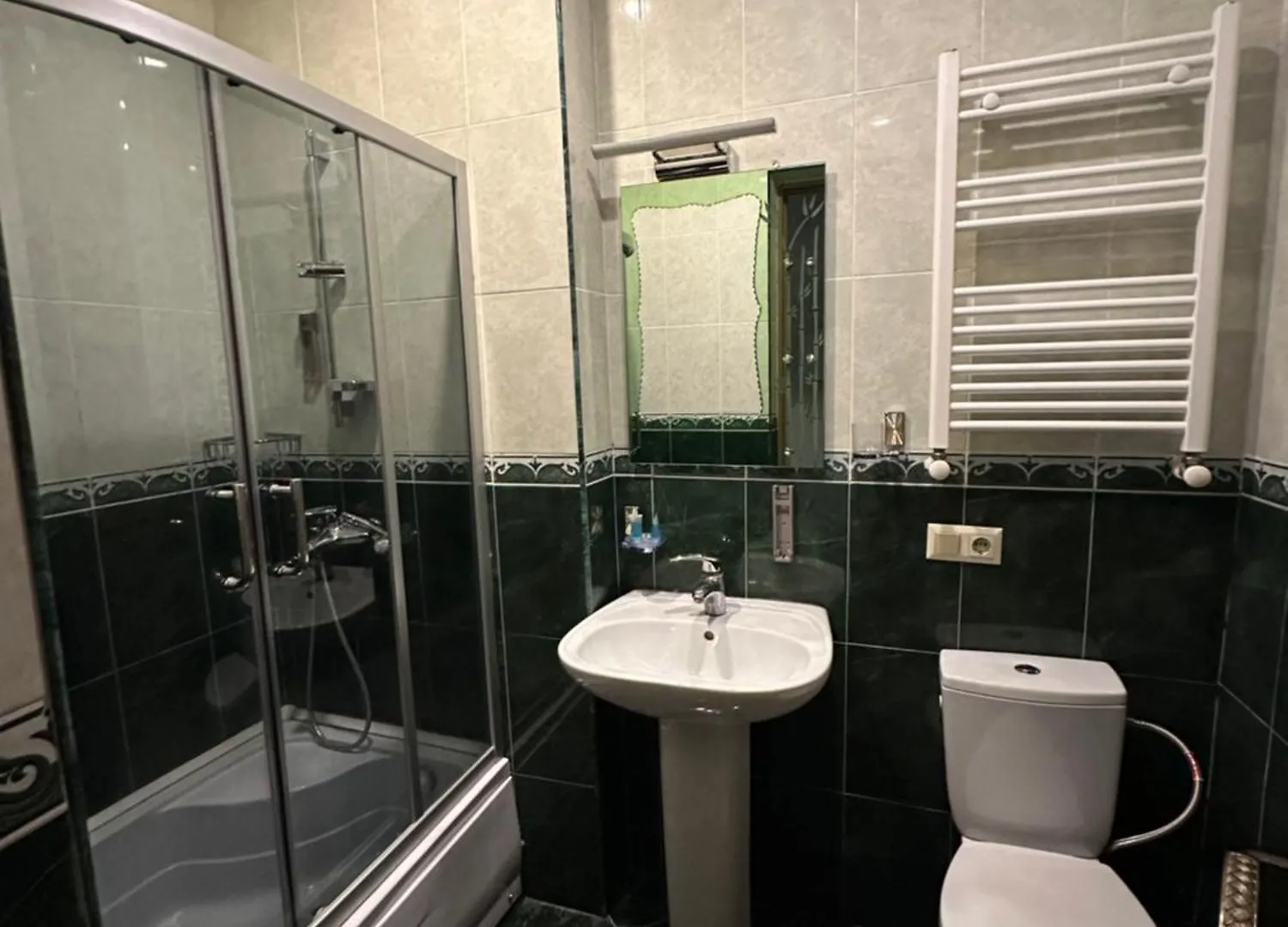 Hotel Agat 第比利斯
