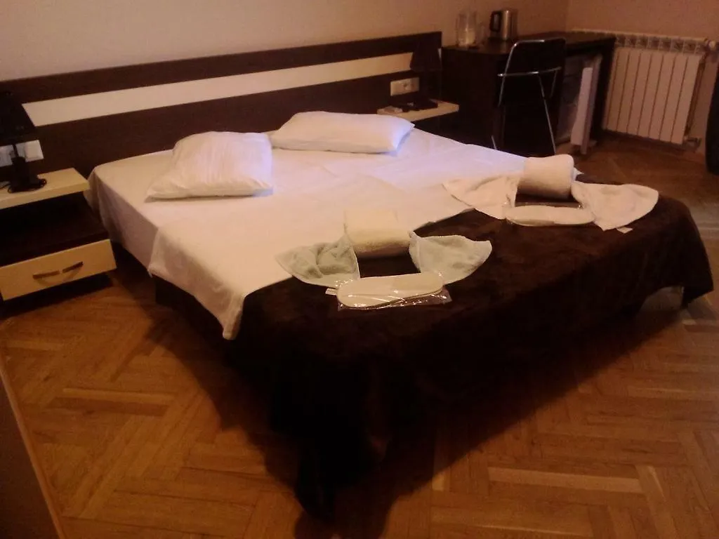 Hotel Agat 第比利斯